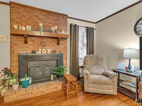 4th image of 452 Campfire Dr