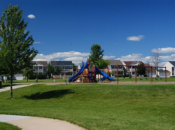 2nd image of 1586 Linden Park Ln