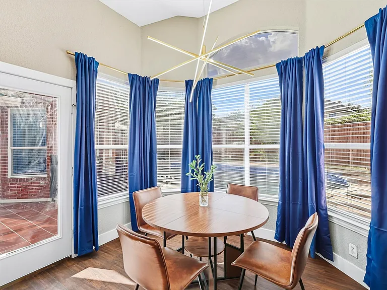 5709 Courtney Cir — Photo 17