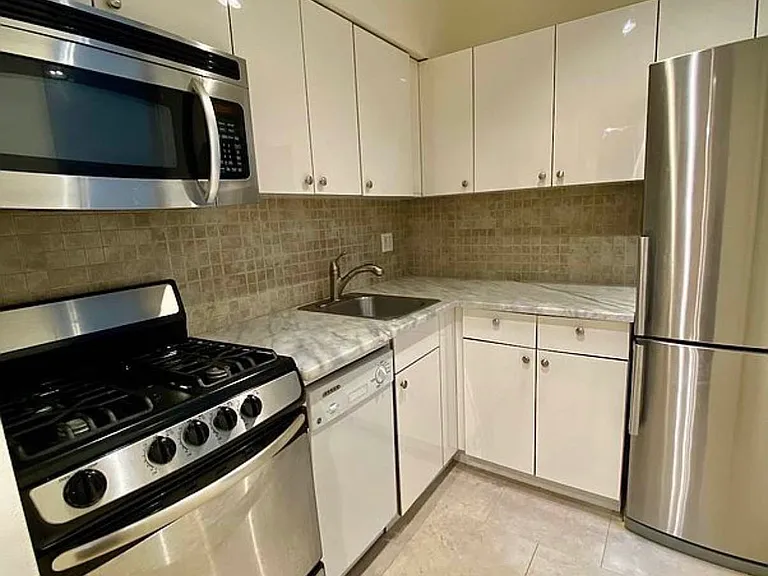 56 W 65th St #3E — Photo 1