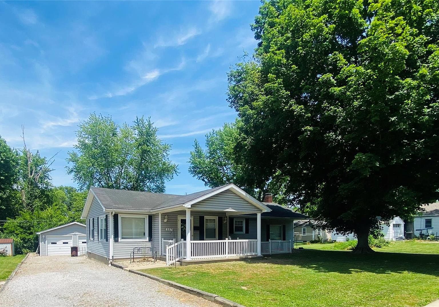 557 W High St, Nashville, IL 62263 Zillow