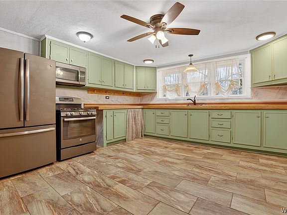 5th image of 2388 Old Parrish Rd