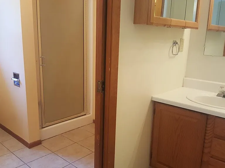 835 SE Lori Ct — Photo 10