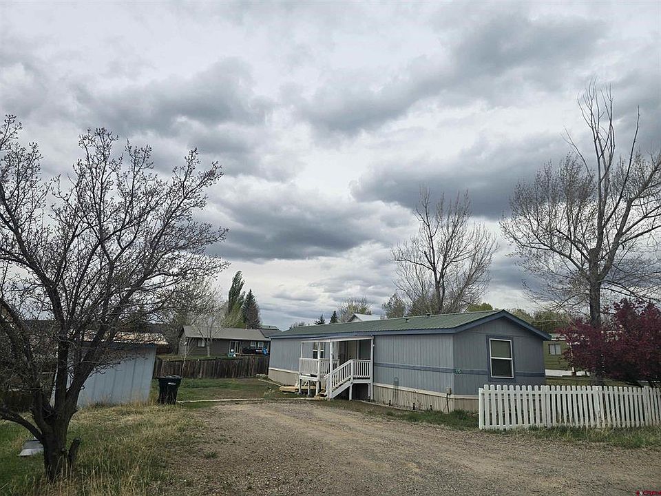1st image of 995 N Oak Drive