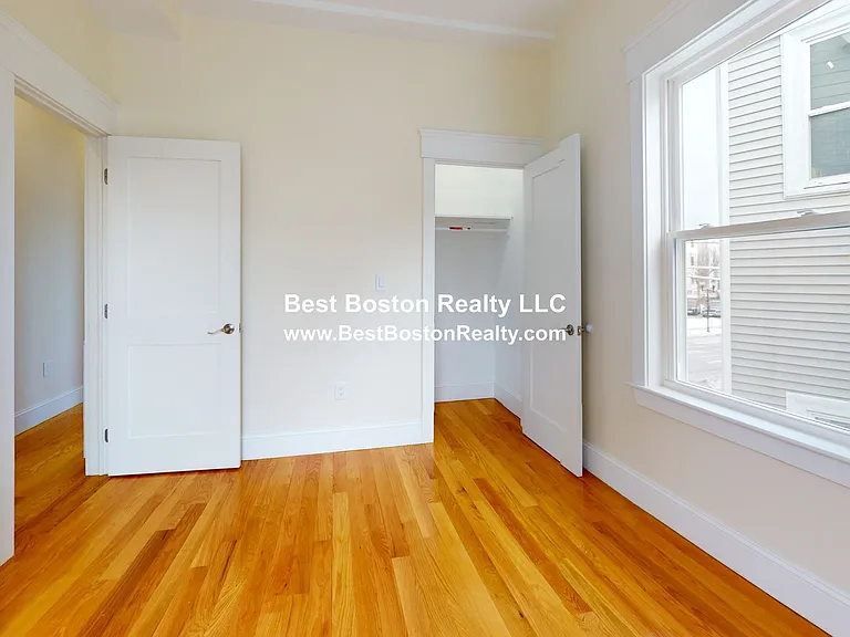 242 Somerville Ave — Photo 8