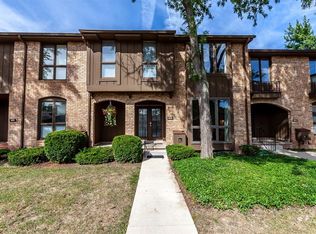 933 Greenhills Dr, Ann Arbor, MI
