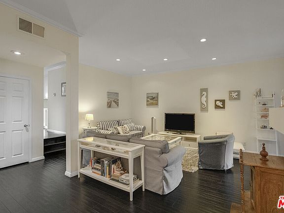4th image of 8171 Racepoint Dr Unit 104