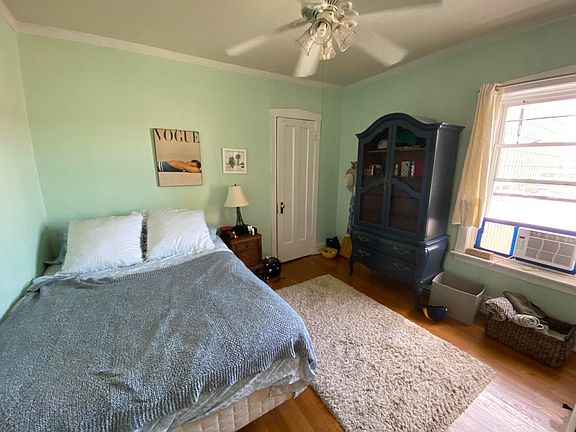 4th image of 2812 N Cambridge Ave APT 16