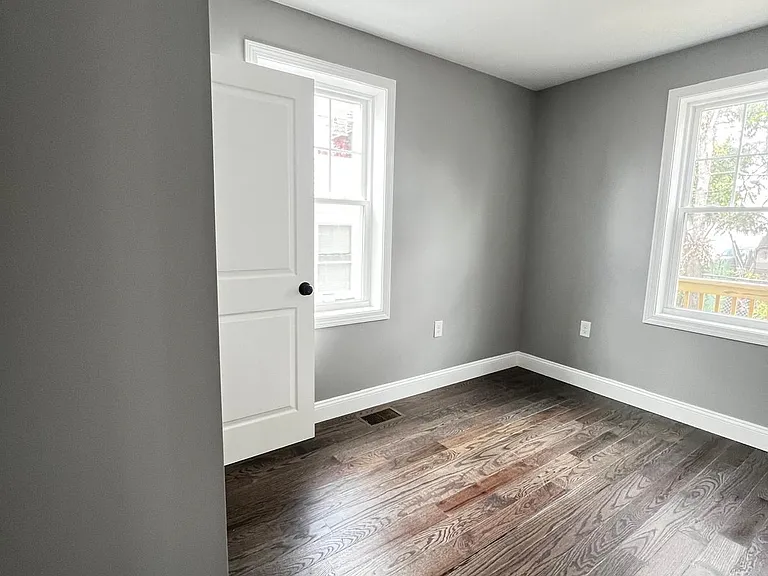 731 Potters Ave #2 — Photo 6