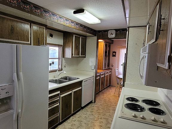 3rd image of 114 E Sterling Way