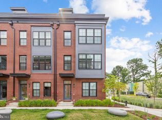 11230 Faraday Park Dr, Reston, VA 20190