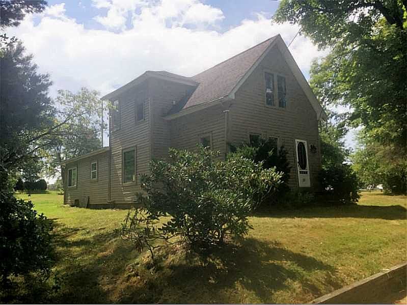 1st image of 221 Canfield St