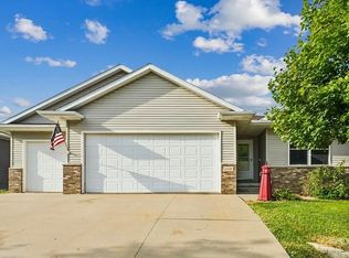 6408 Palmetto Cir SW, Cedar Rapids, IA 52404
