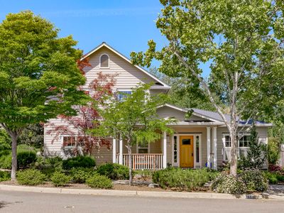 2668 Takelma Way, Ashland, OR, 97520