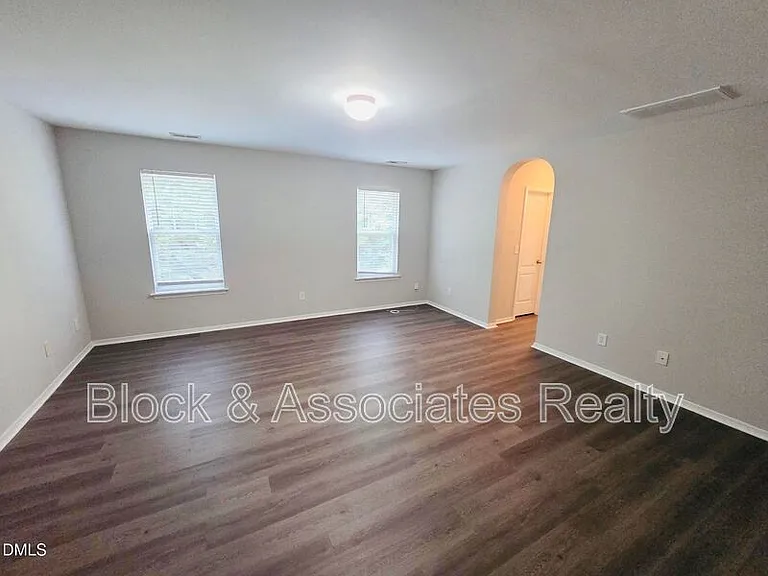 8208 Stone Cellar Dr — Photo 22