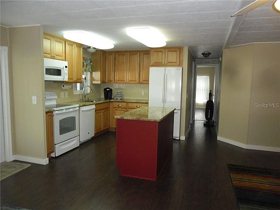 4th image of 69 Tanglewood Dr