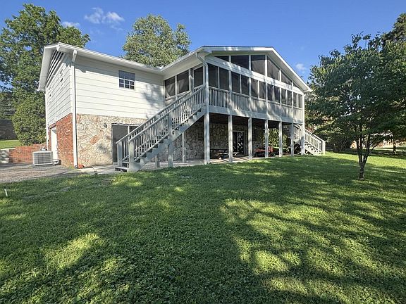 3rd image of 121 Ida Hertzler Ln