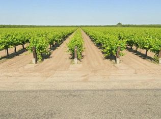 1445 N Howard Ave, Kerman, CA 93630