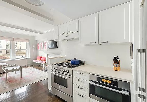 4th image of 167 E 82nd St APT 10C