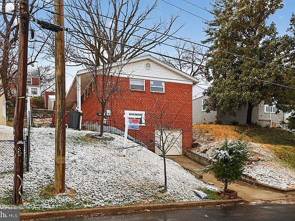 3rd image of 3053 P St SE