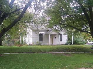 407 N Court St, Fairfield, IA 52556
