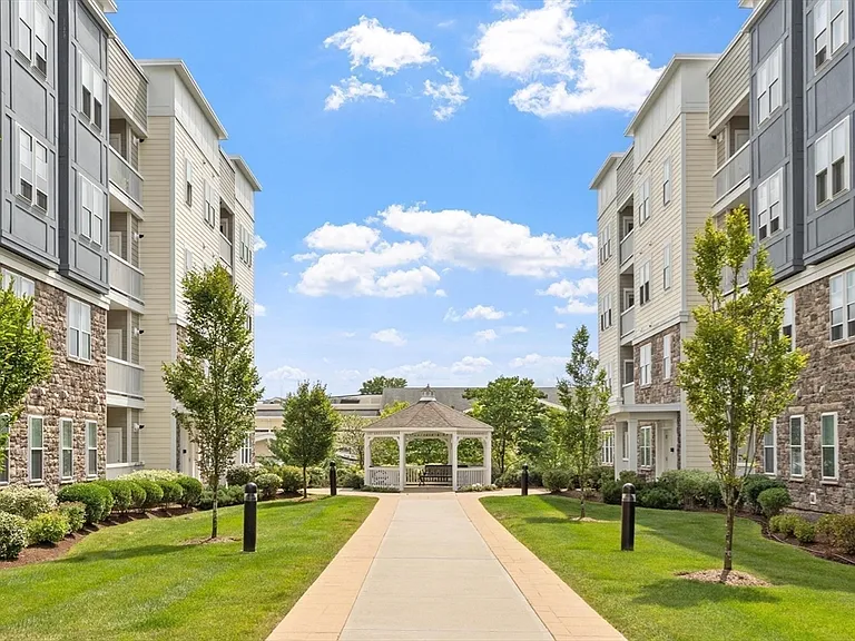 120 University Ave #2307 — Photo 3
