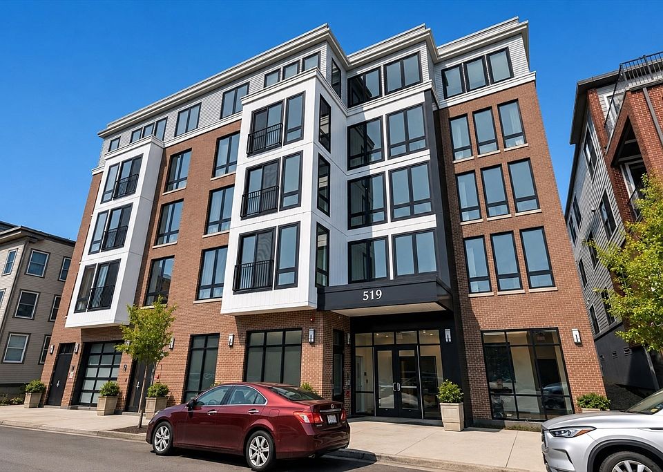 1st image of 519 E 2nd St #403
