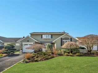 2600 Elderberry Rd, Bellmore, NY 11710