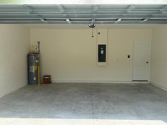 3rd image of 299 Conway Ave