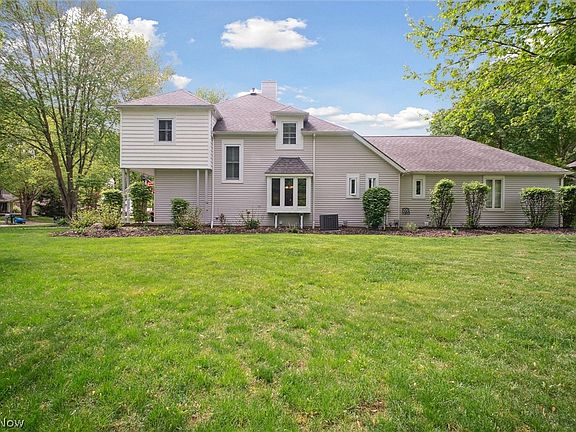 3rd image of 36264 Oakview Ln