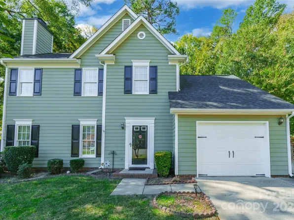 8631 Morgan Run Ct, Charlotte, NC 28216