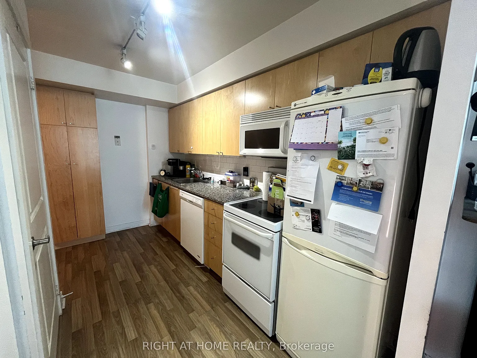 Studio, $1,900 — Photo 4