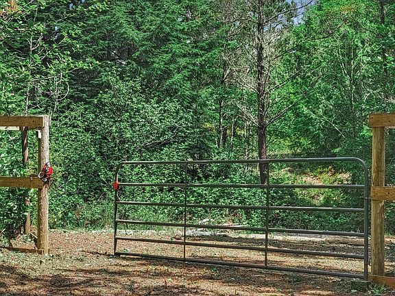 4th image of 5885 Nw Fox Creek Way
