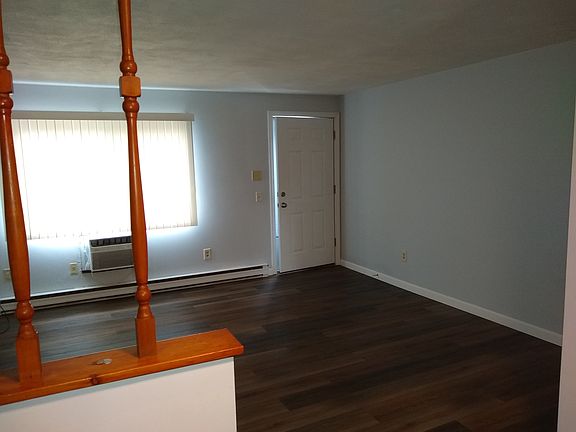 2nd image of 1353 Douglas Ave #2