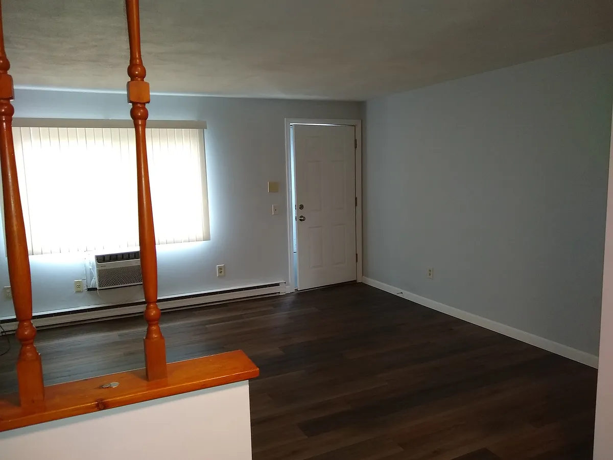 Building Photo - 1353 Douglas Ave #2
