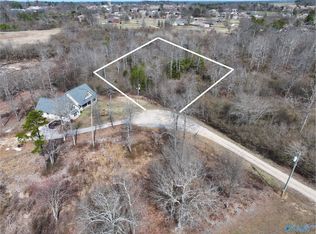 8 Shady Ln, Geraldine, AL 35974