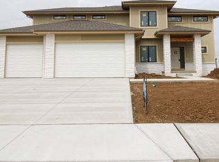 10908 N 171st St, Bennington, NE 68007