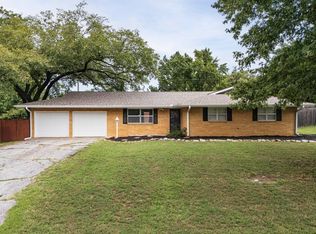 208 Lakeview Dr, Independence, KS 67301