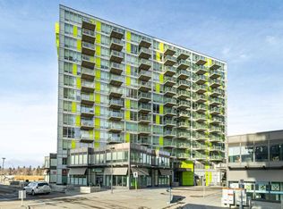 30 S Brentwood Cmn NW #501, Calgary, AB T2L 2L8