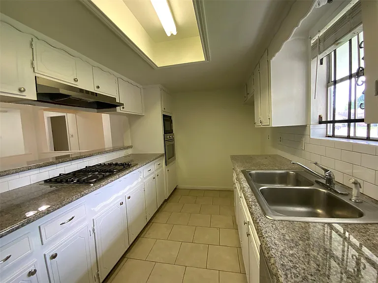 7710 Ashmole Ln — Photo 10