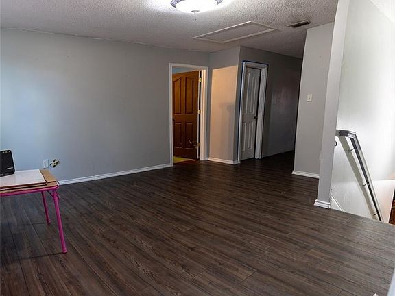 5th image of 1107 Sun Valley St