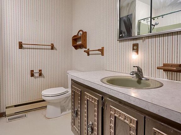 5th image of 404 Windy Tor Rd