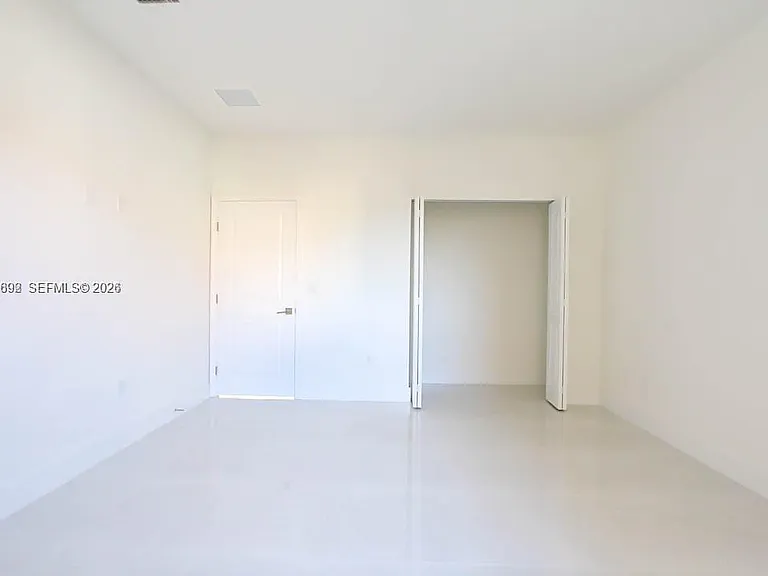 15631 SW 11th Ter — Photo 38