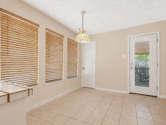 5th image of 8240 Forest Ridge Dr