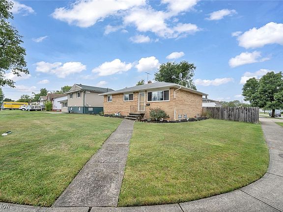 3rd image of 6170 Michael Dr