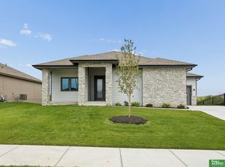 11715 S 119th St, Papillion, NE 68046