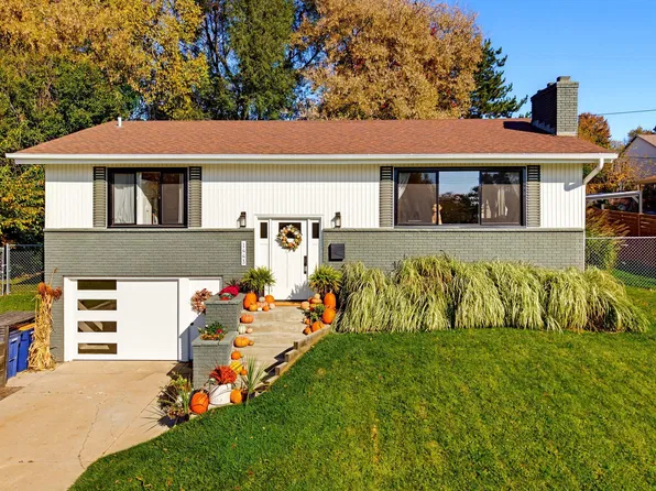1443 Sweet St NE, Grand Rapids, MI 49505