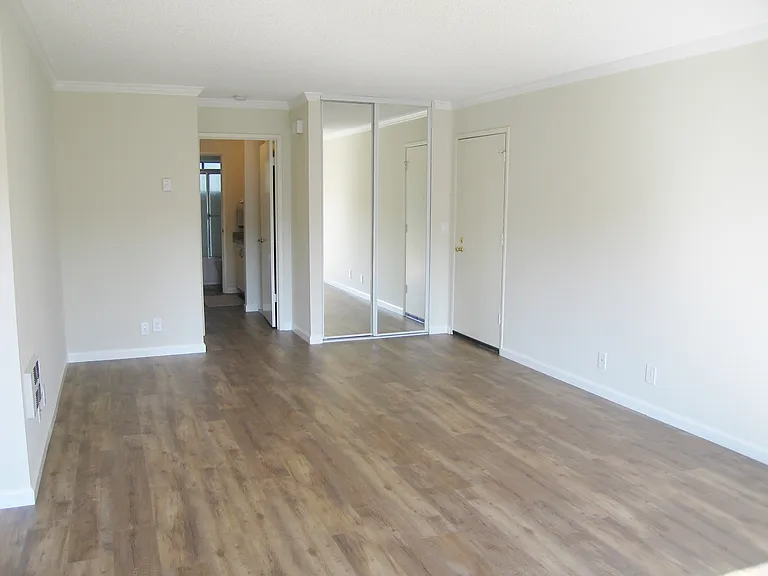 Live Oak Apartments — Photo 138