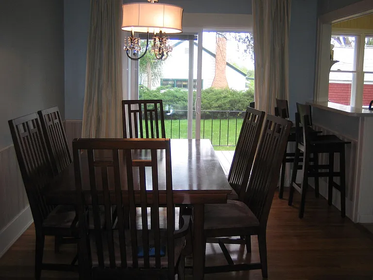 Dining room.