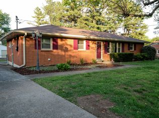 2005 Old Greenbrier Pike, Greenbrier, TN 37073